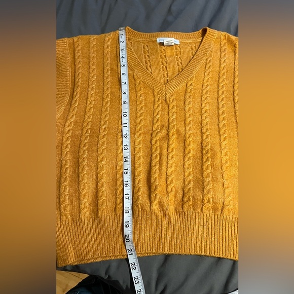 Cable Knit Sweater Vest Gold Mustard Cupcakes‎ and Cashmere Size L - Picture 6 of 7